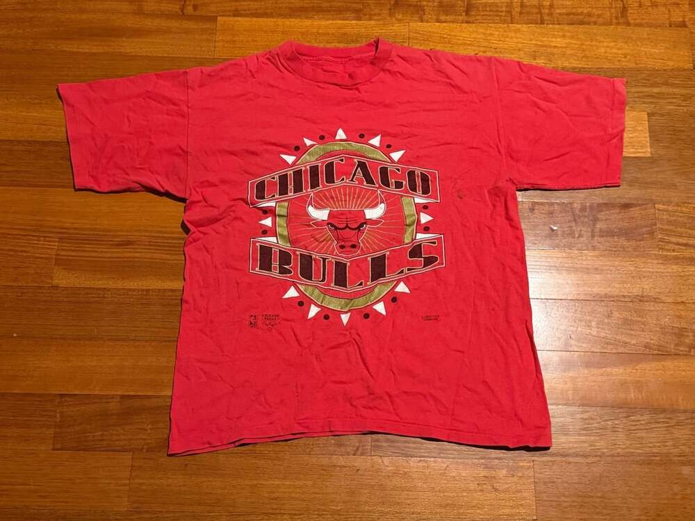 Vintage Chicago Bulls NBA Graphic T-Shirt Red